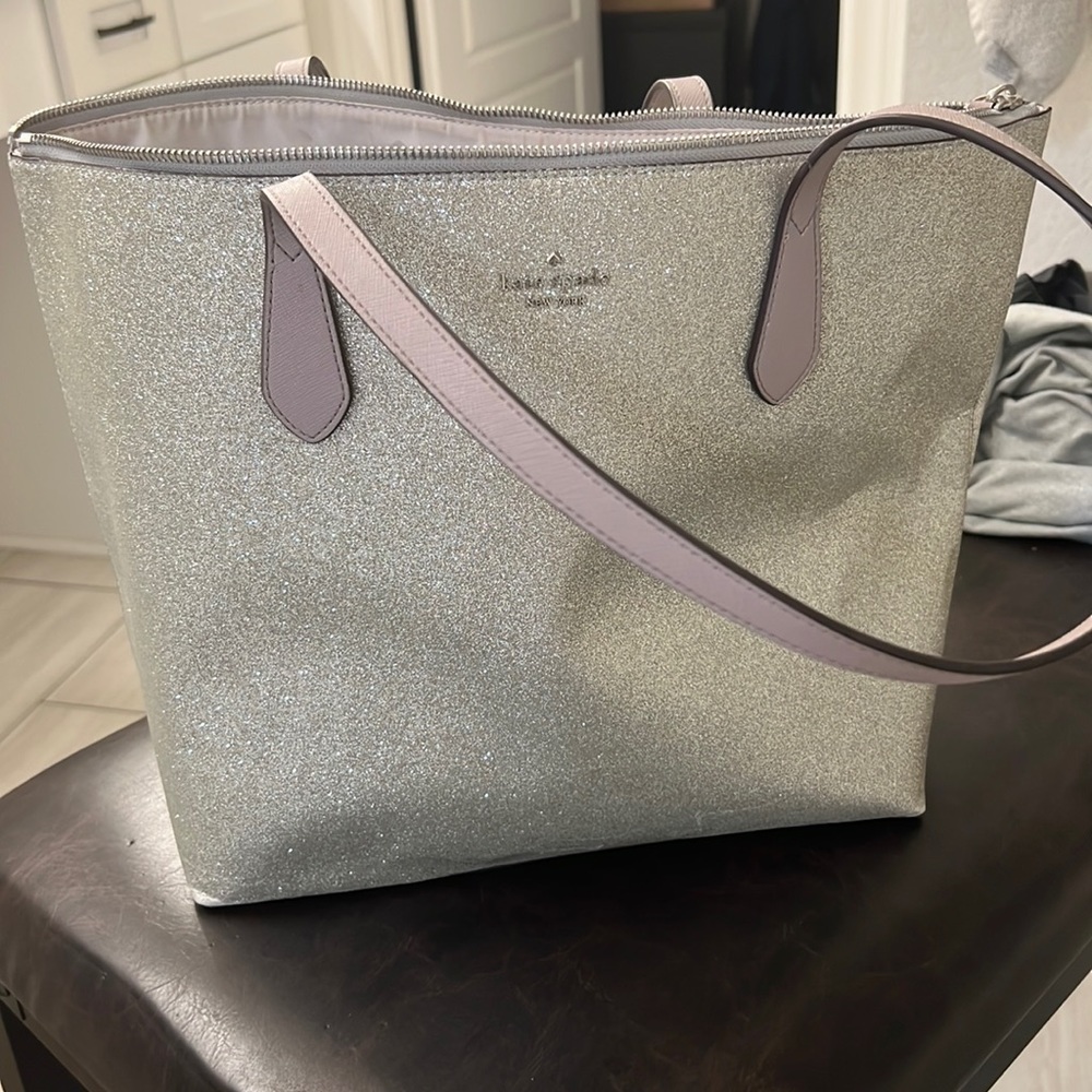 Kate spade tote medium size